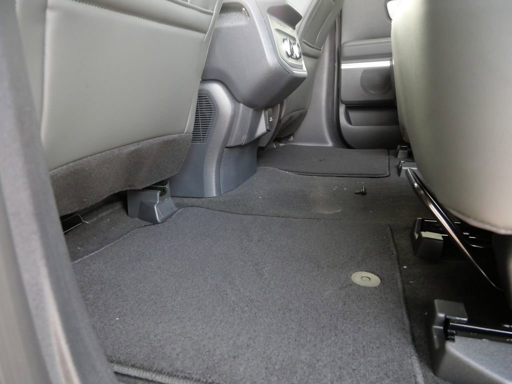 New 2026 Ford Expedition Active image 13