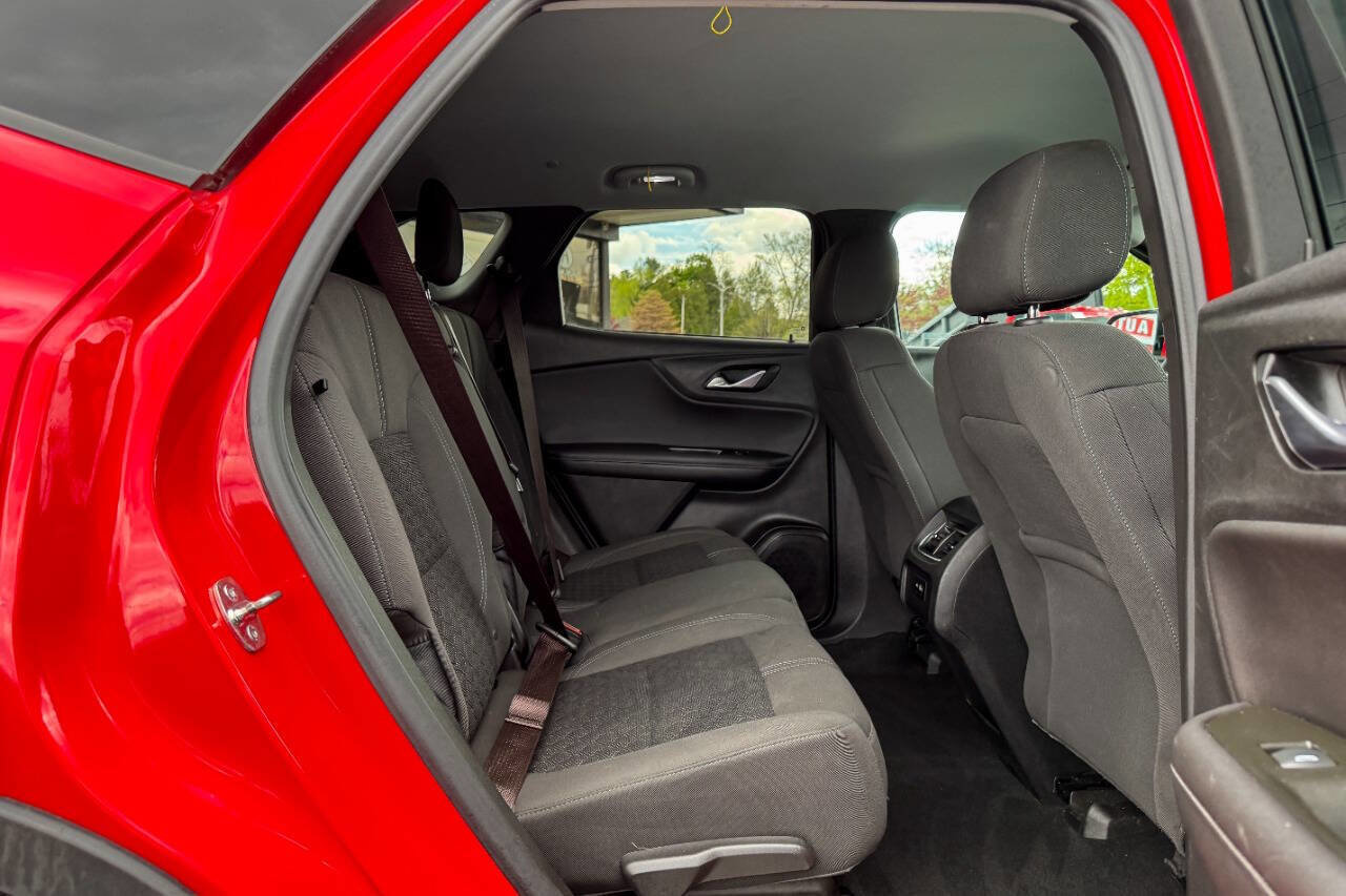 Used 2021 Chevrolet Blazer LT w/ LPO, Black Accent Package FWD image 15