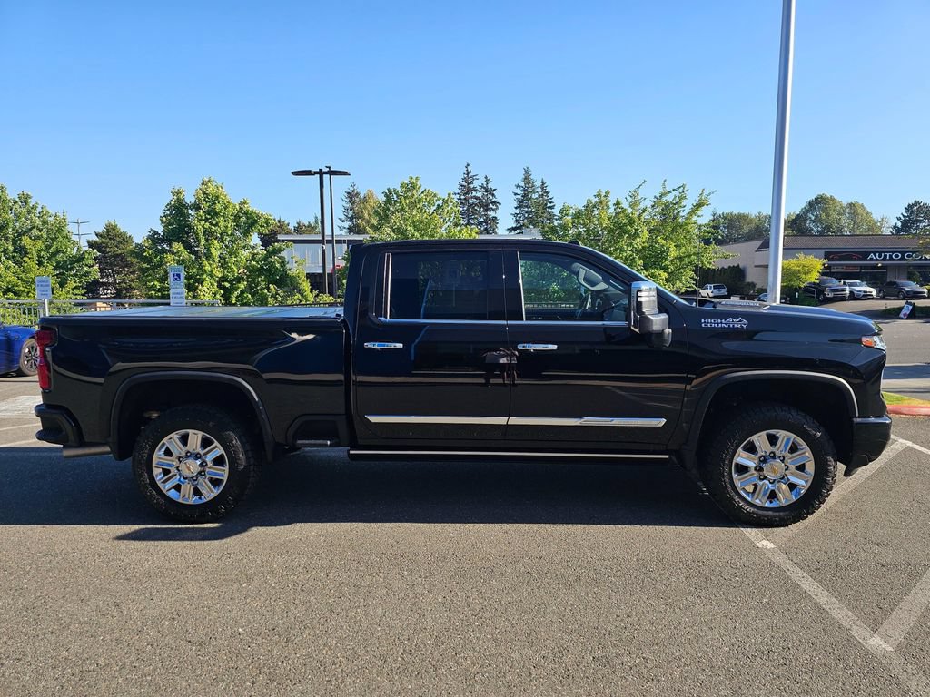 Used 2024 Chevrolet Silverado 2500 High Country w/ High Country Premium Package AWD/4WD image 6