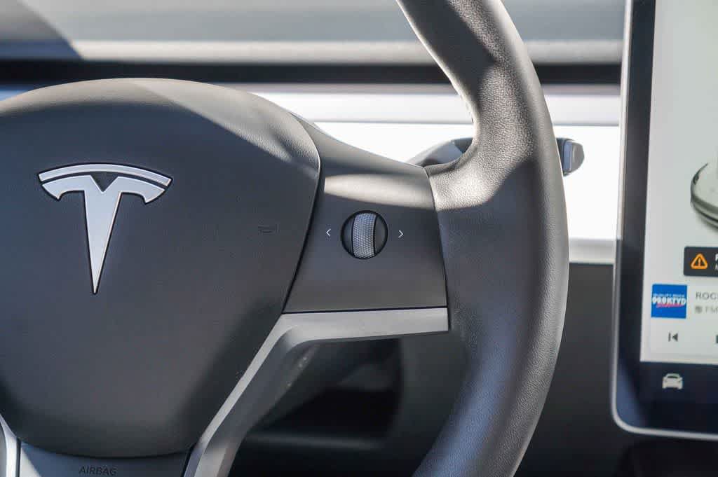Used 2022 Tesla Model 3 Long Range AWD/4WD image 17