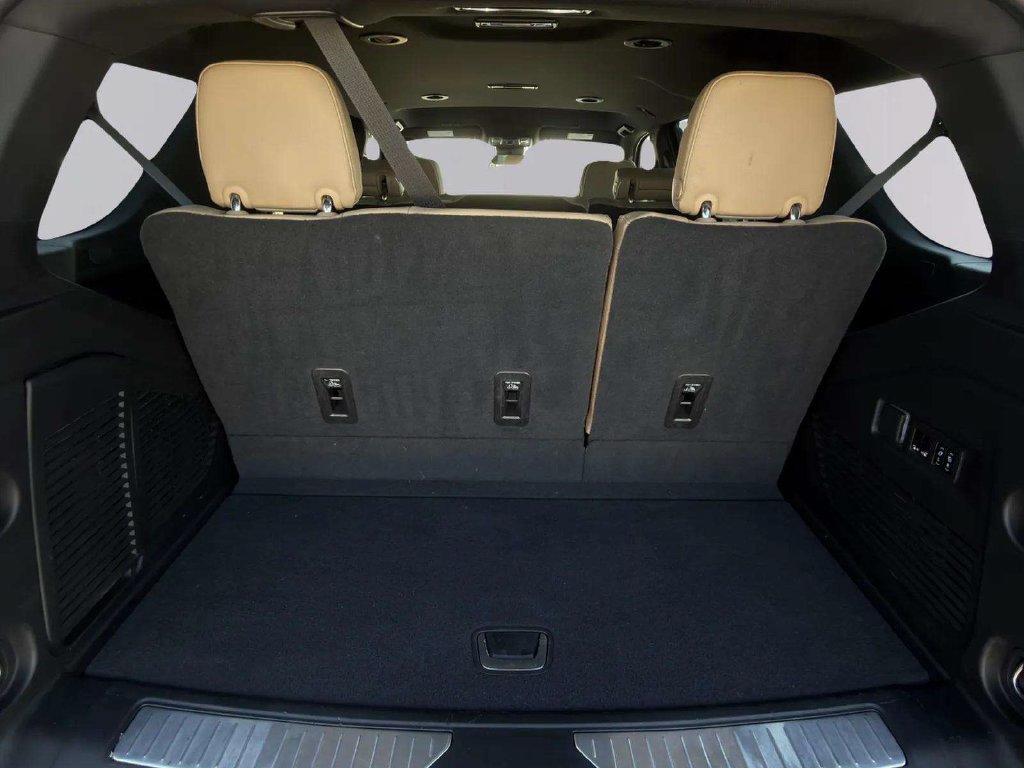 Used 2024 Chevrolet Tahoe Premier RWD image 26