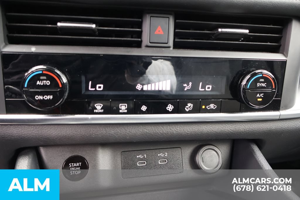Used 2024 Nissan Rogue SV FWD image 32