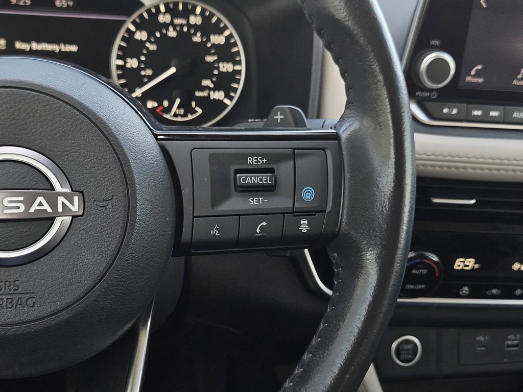 Used 2023 Nissan Rogue SL image 17