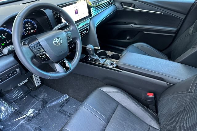 Used 2025 Toyota Camry XSE FWD image 7