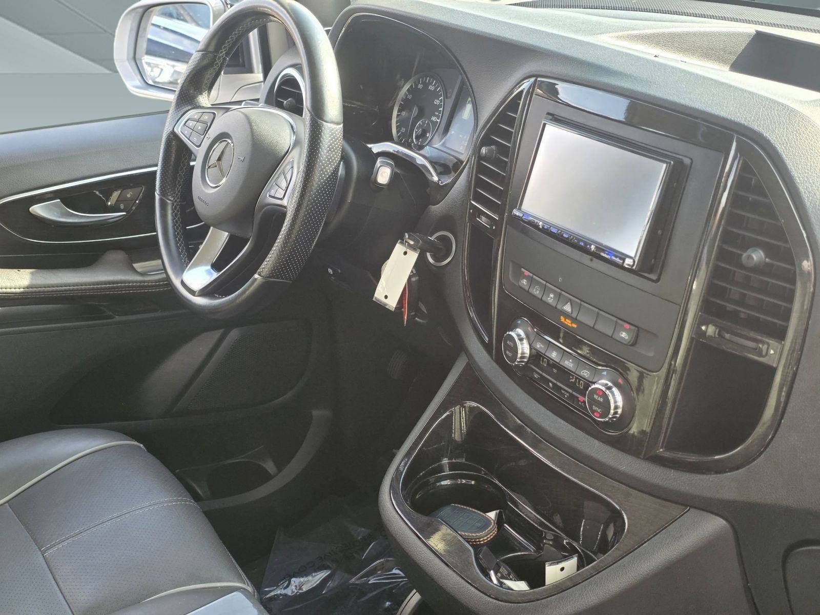 Used 2018 Mercedes-Benz Metris Passenger image 4