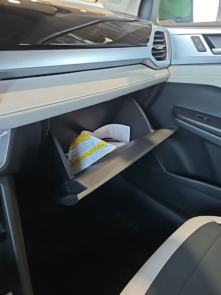 New 2026 Volkswagen Taos SE image 29