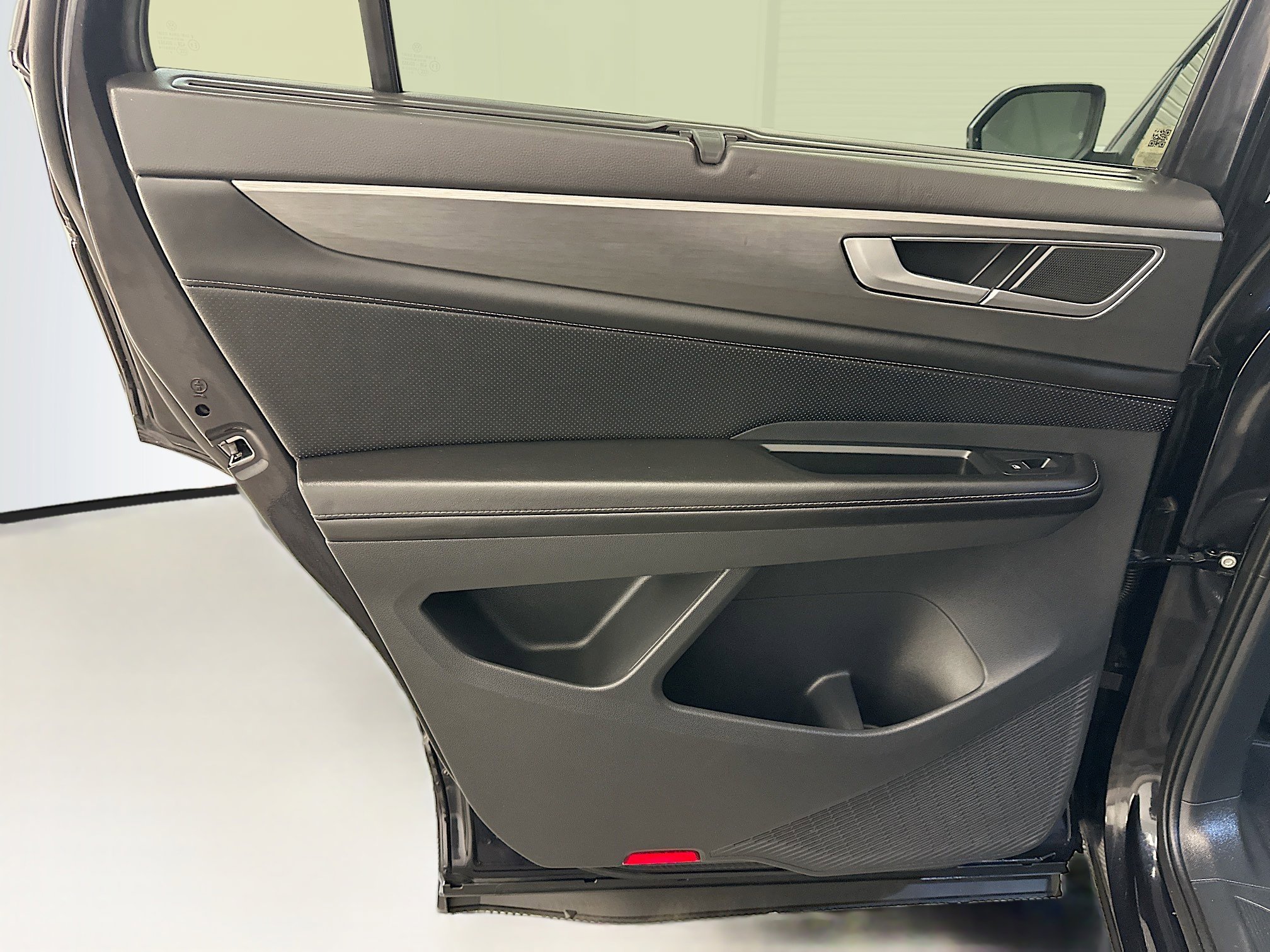 Used 2024 Volkswagen Atlas Cross Sport SE image 27