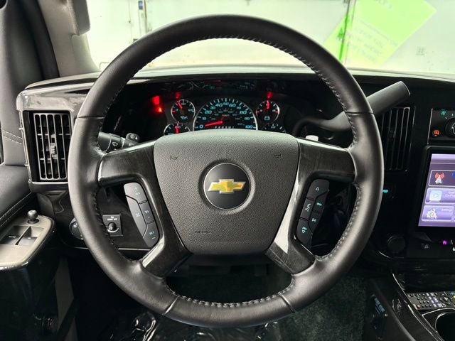 Used 2021 Chevrolet Express 2500 image 27