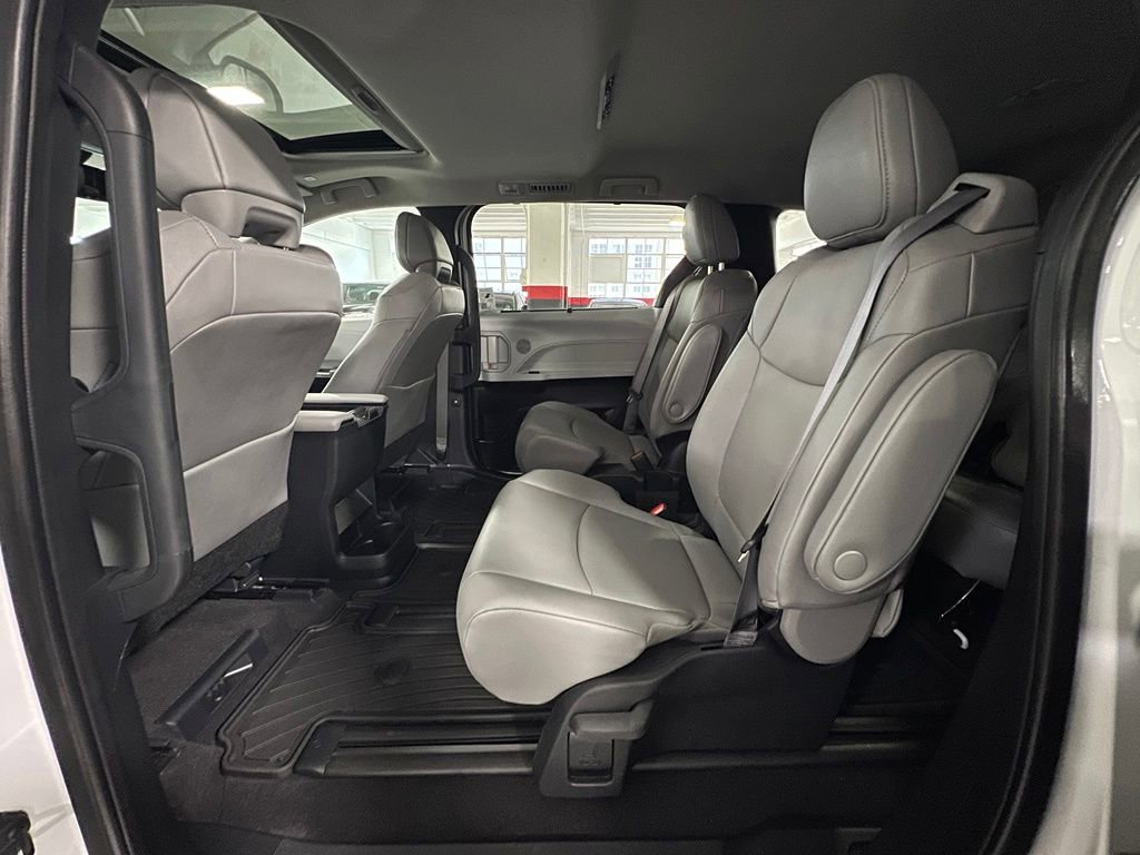 Used 2025 Toyota Sienna XLE w/ XLE Plus Package AWD/4WD image 16