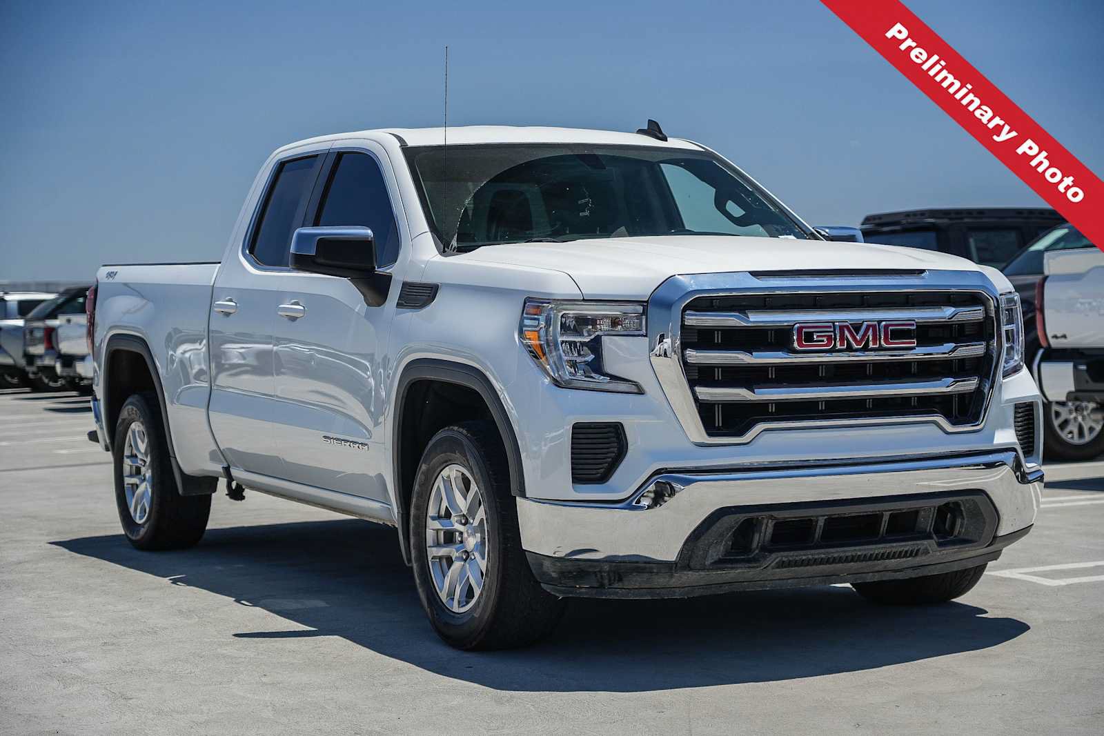 Used 2022 GMC Sierra 1500 SLE AWD/4WD image 5
