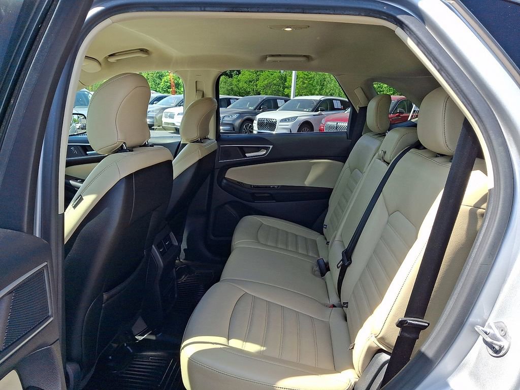 Used 2018 Ford Edge SEL w/ Equipment Group 201A AWD/4WD image 10