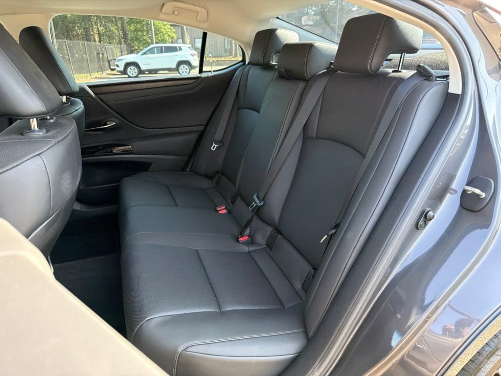 Used 2023 Lexus ES 250 w/ Premium Package AWD/4WD image 22