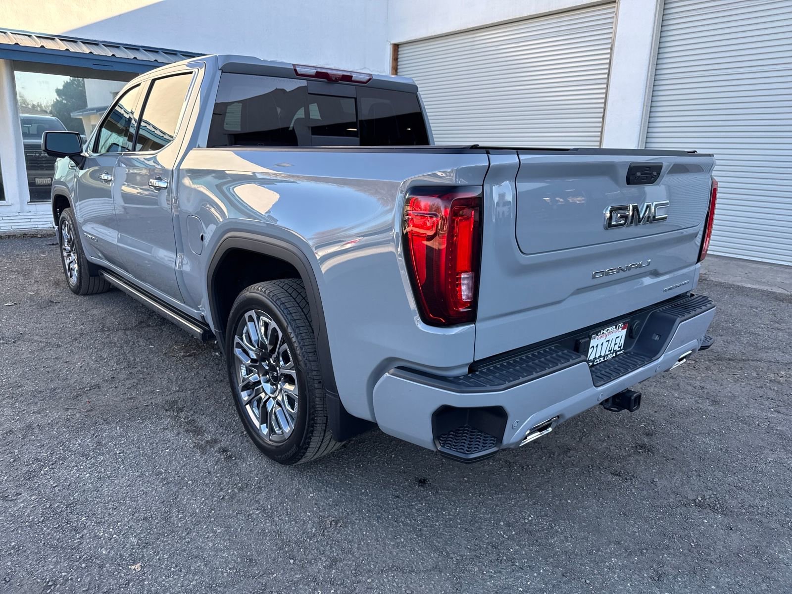 Used 2025 GMC Sierra 1500 Denali Ultimate image 3