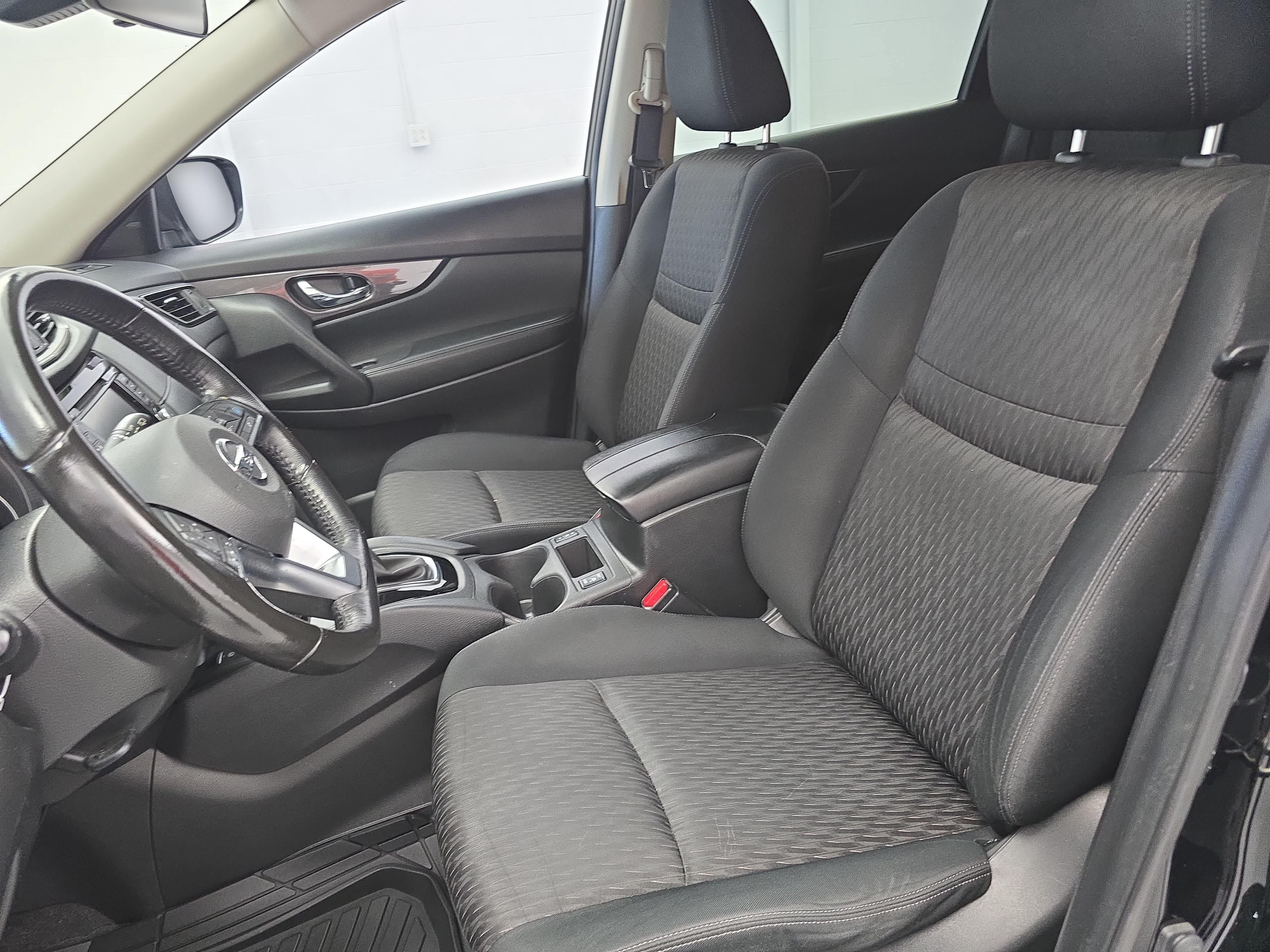 Used 2019 Nissan Rogue SV w/ Premium Package AWD/4WD image 15