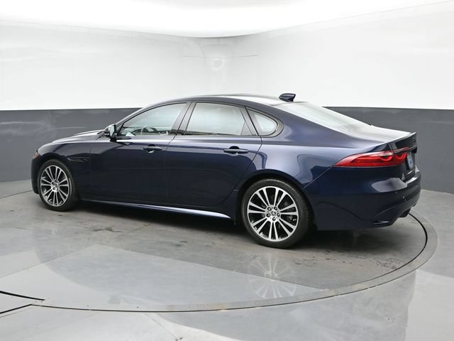 Used 2024 Jaguar XF R-Dynamic SE AWD/4WD image 7
