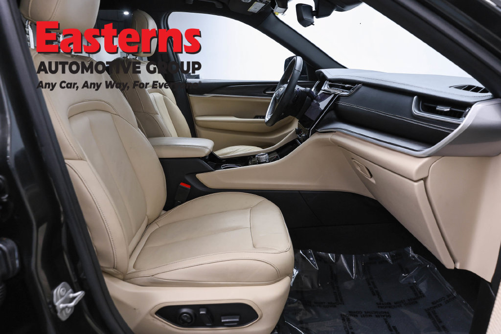 Used 2023 Jeep Grand Cherokee L Limited AWD/4WD image 27