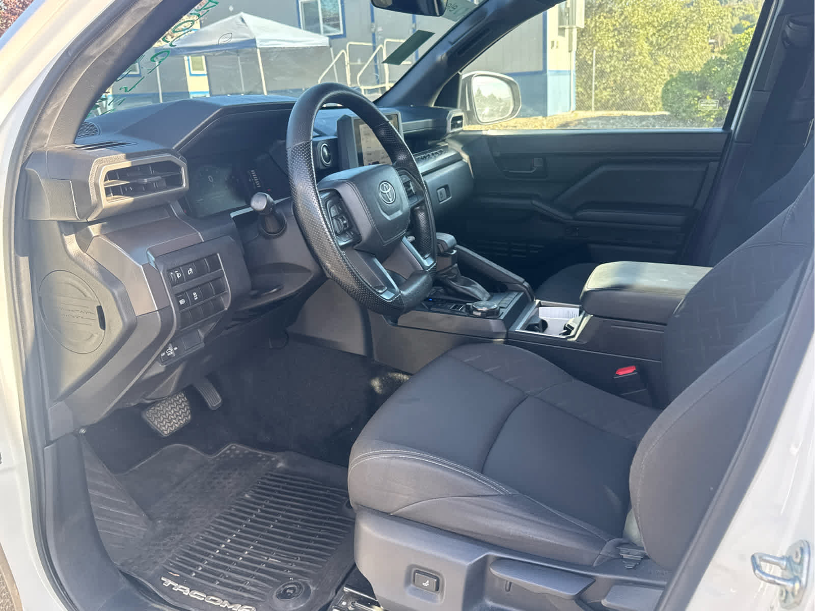 Used 2025 Toyota Tacoma SR5 AWD/4WD image 11