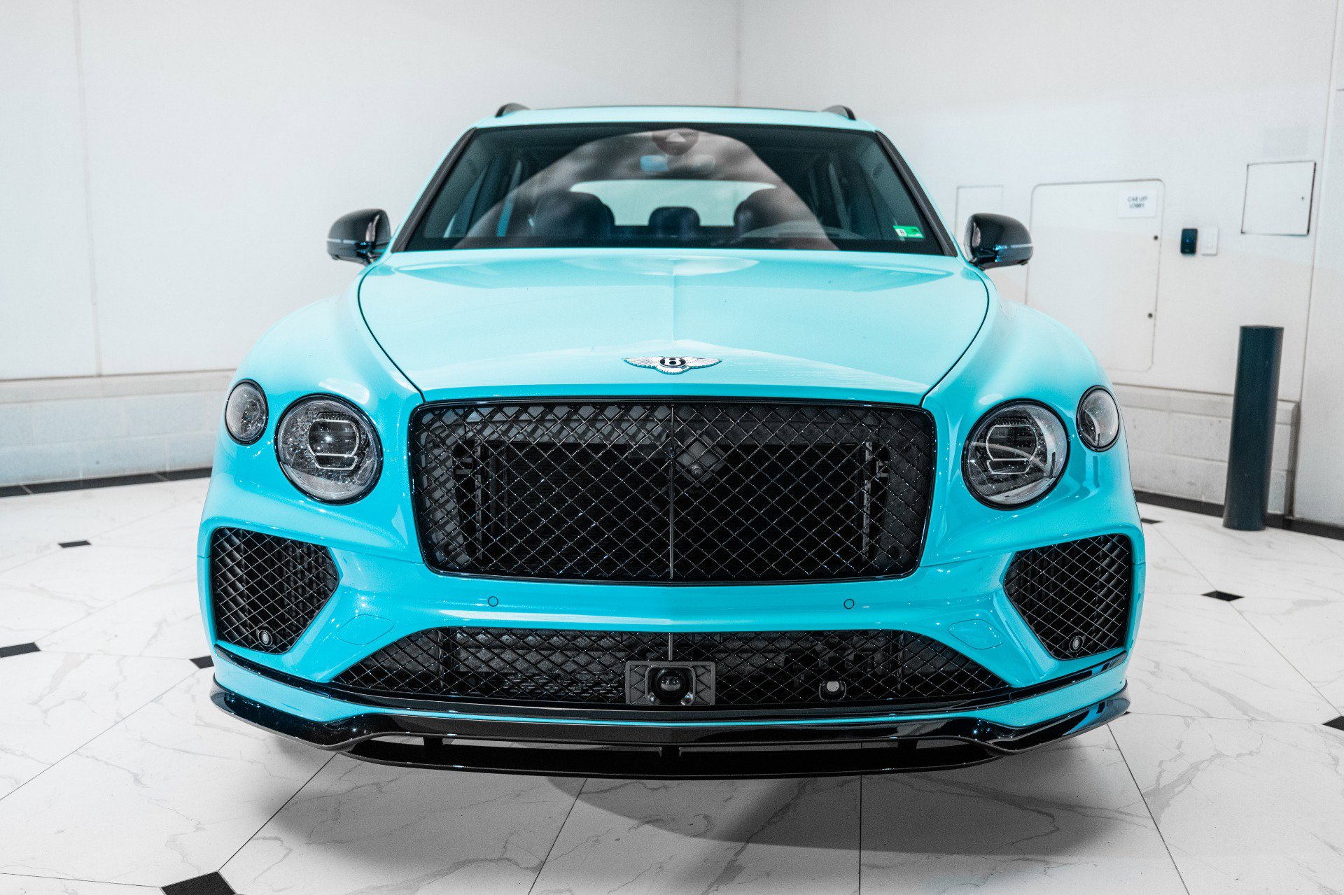 Used 2024 Bentley Bentayga image 8