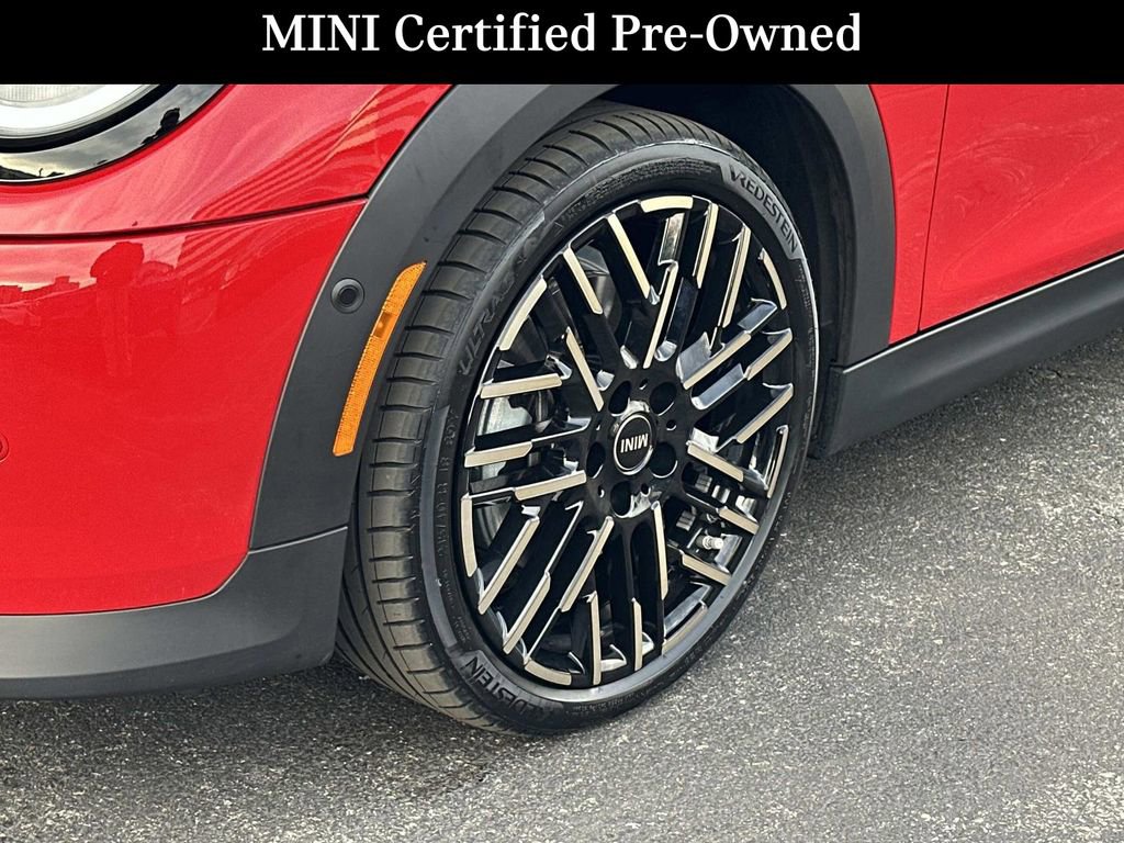 Used 2025 MINI Cooper 2-Door Hardtop image 29