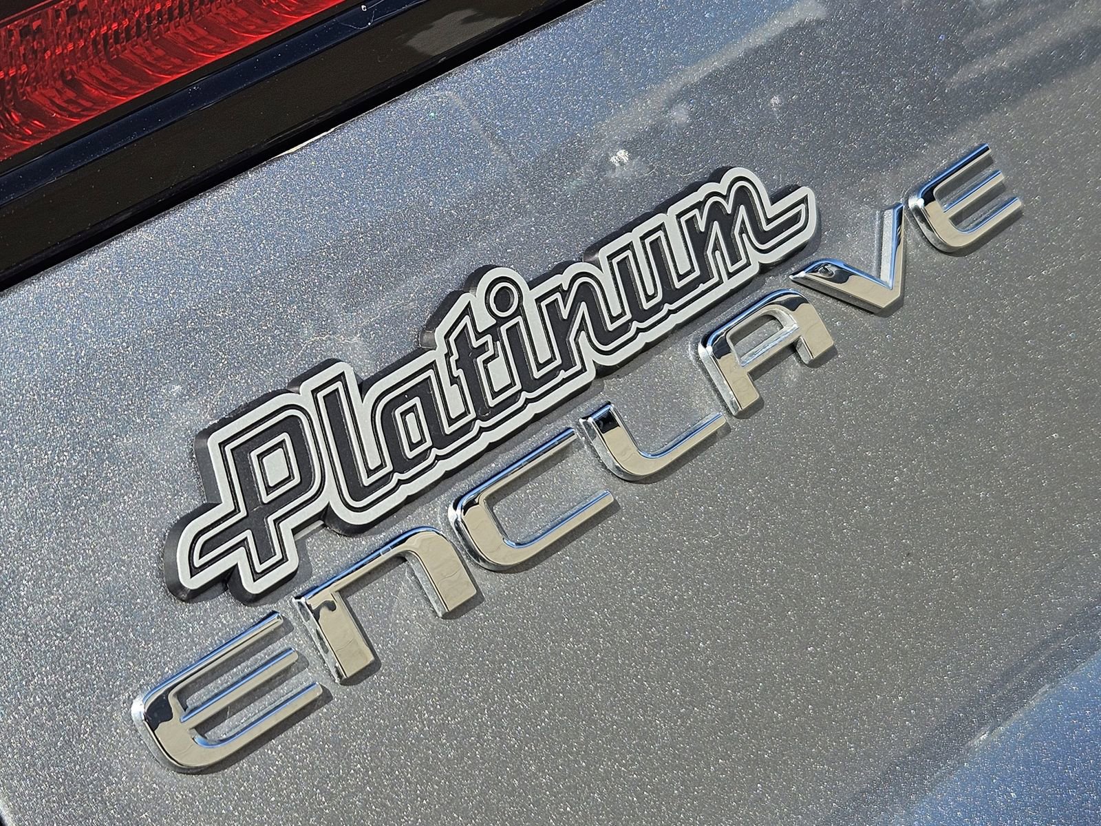 Used 2025 Buick Enclave Sport Touring image 17