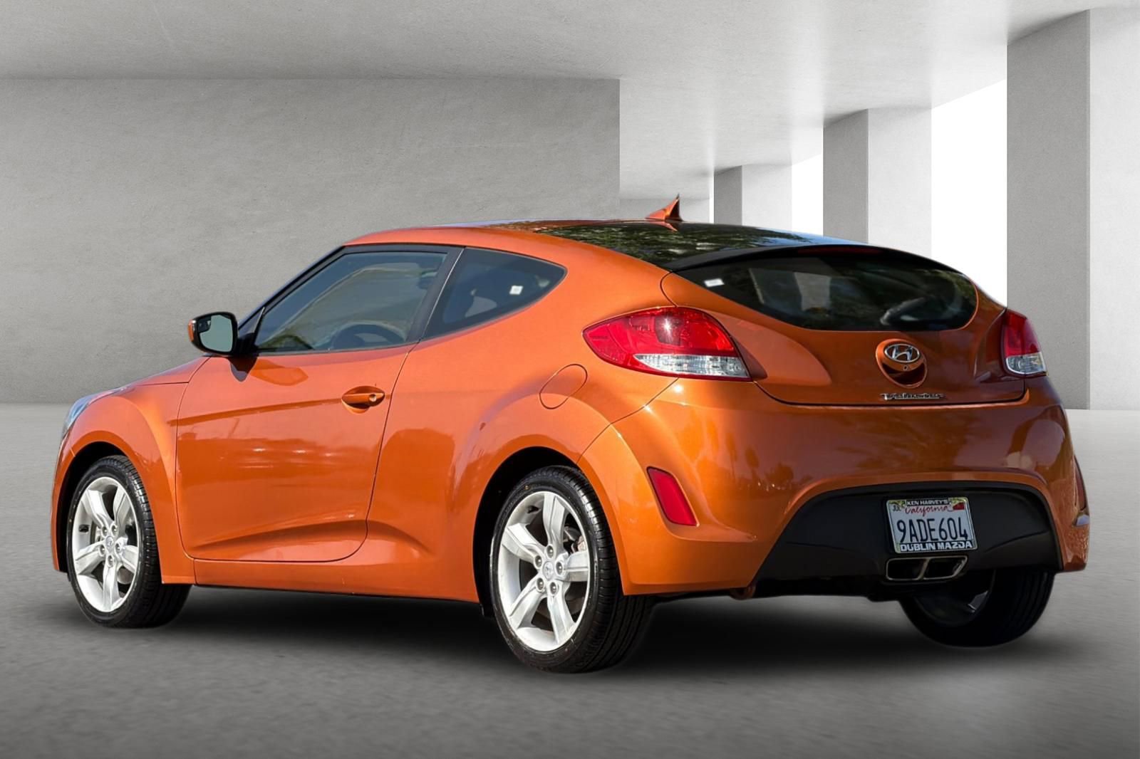 Used 2014 Hyundai Veloster FWD image 6