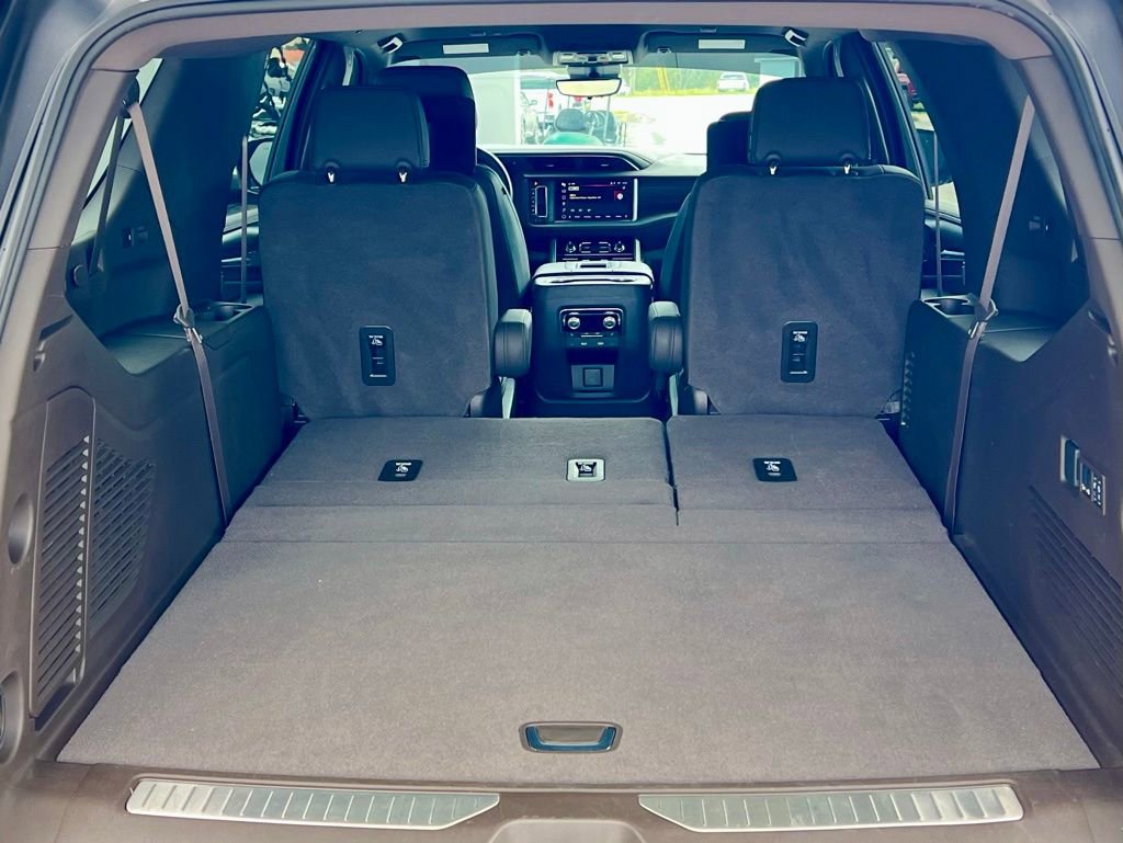 Used 2024 GMC Yukon XL Denali w/ Advanced Technology Package image 45