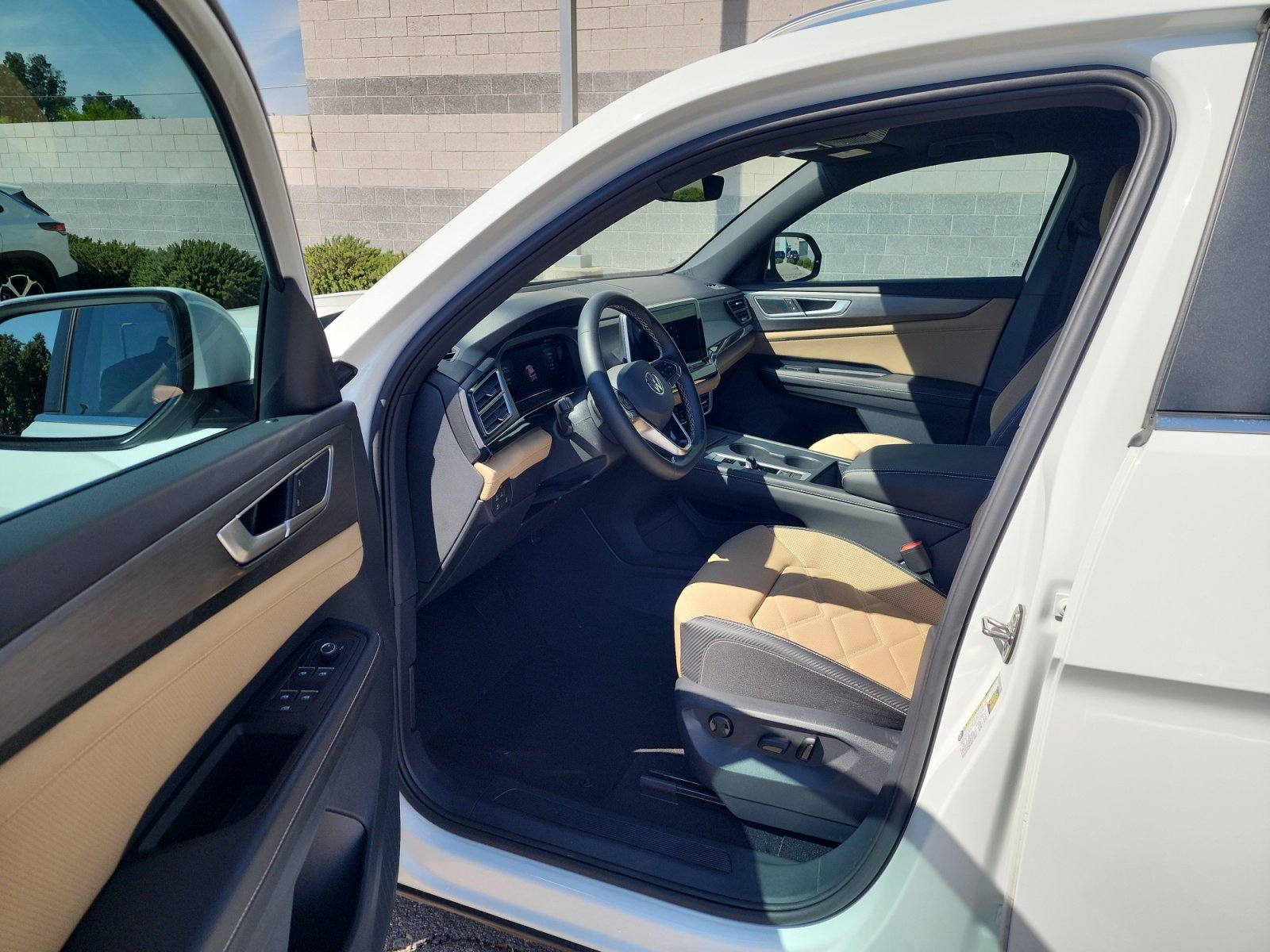 Certified 2024 Volkswagen Atlas Cross Sport SE image 14