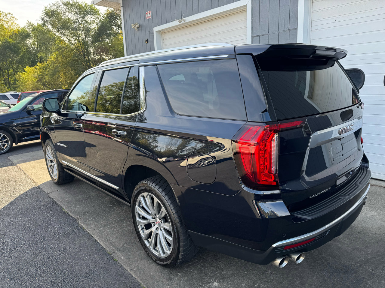 Used 2021 GMC Yukon Denali w/ Denali Ultimate Package image 6