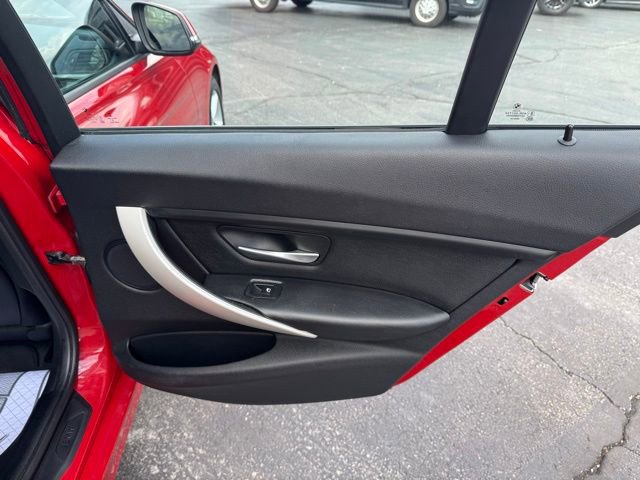 Used 2015 BMW 320i xDrive Sedan image 12