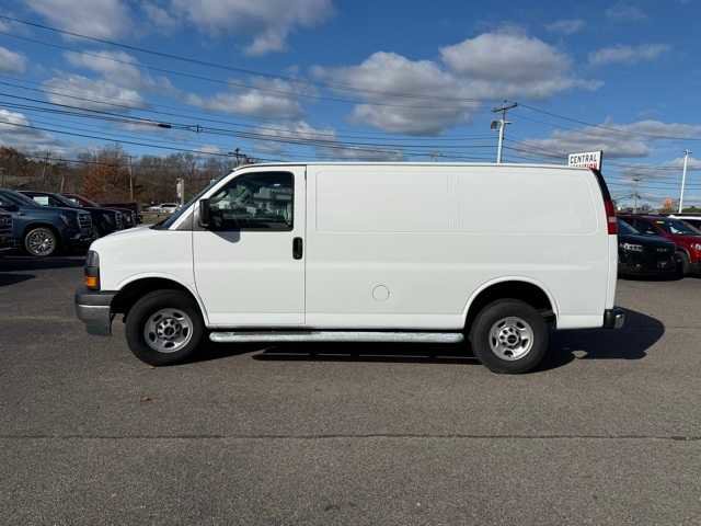 Used 2024 GMC Savana 2500 w/ Driver Convenience Package image 4