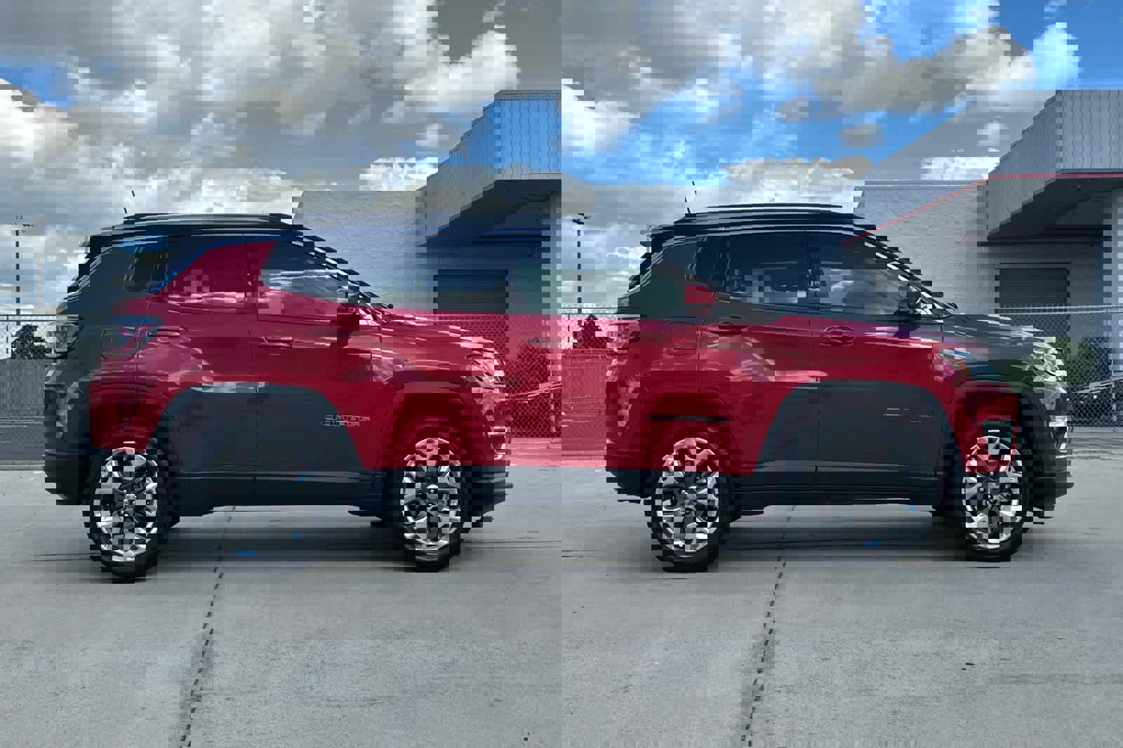 Used 2018 Jeep Compass Limited w/ Navigation Group image 2