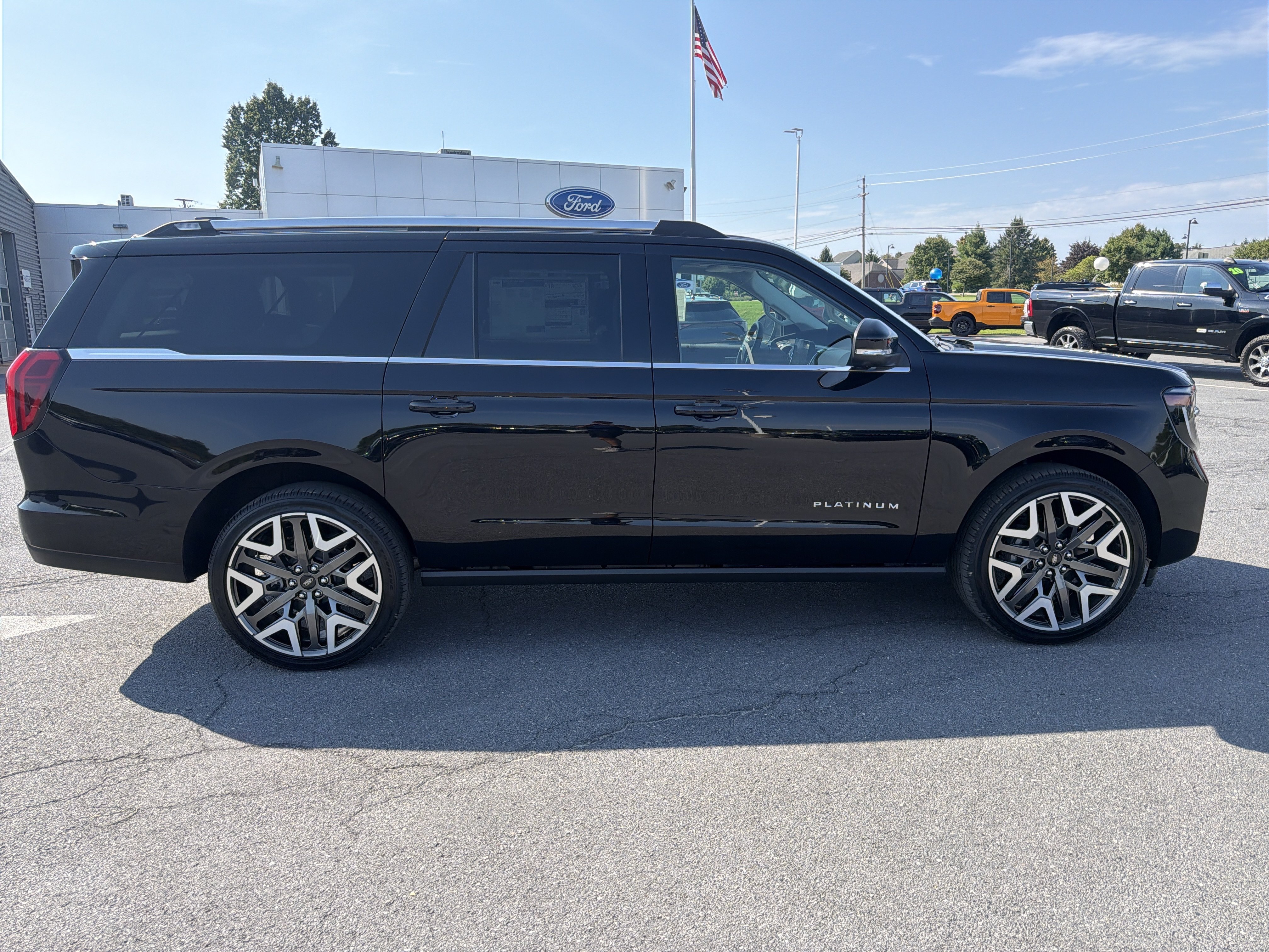 New 2027 Ford Expedition Max Platinum w/ Platinum Ultimate Package AWD/4WD image 2