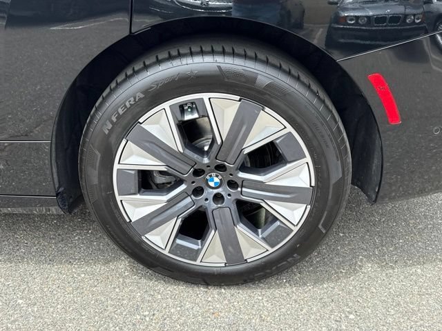 Used 2026 BMW iX xDrive60 w/ Executive Package AWD/4WD image 14