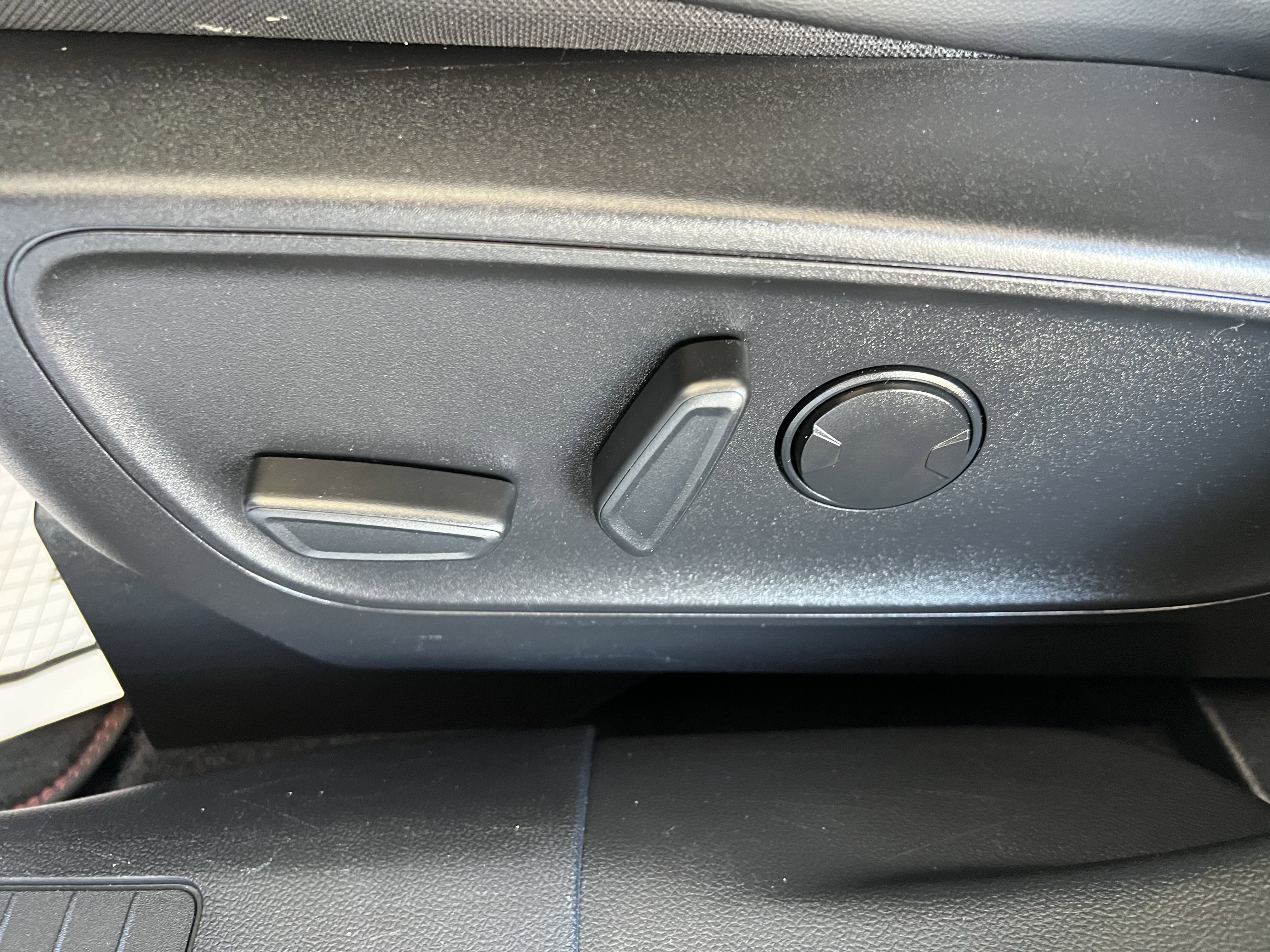 Used 2023 Ford Escape ST-Line image 13