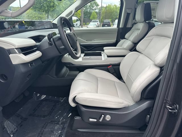New 2026 Lincoln Navigator Reserve AWD/4WD image 10