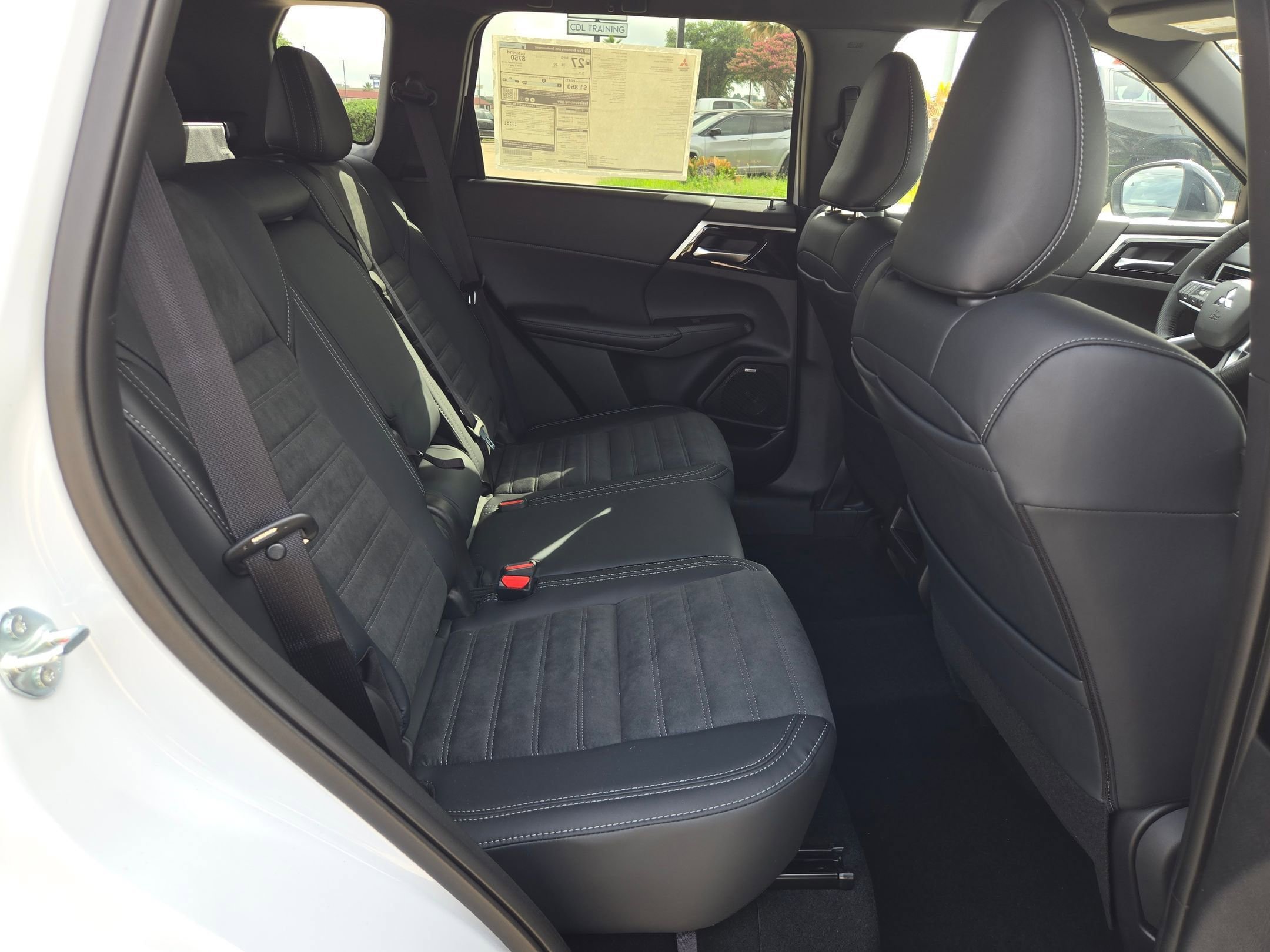 New 2026 Mitsubishi Outlander LE AWD/4WD image 20