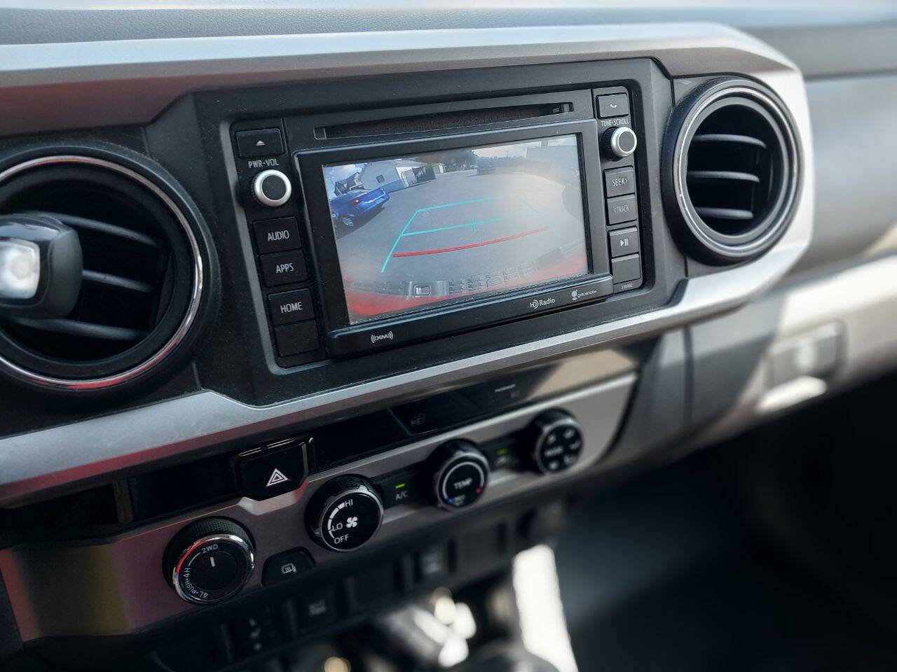 Used 2017 Toyota Tacoma TRD Off-Road image 17