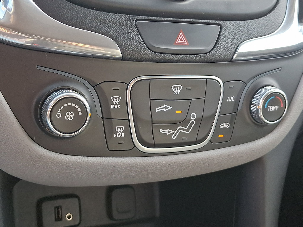 Used 2018 Chevrolet Equinox LT FWD image 15