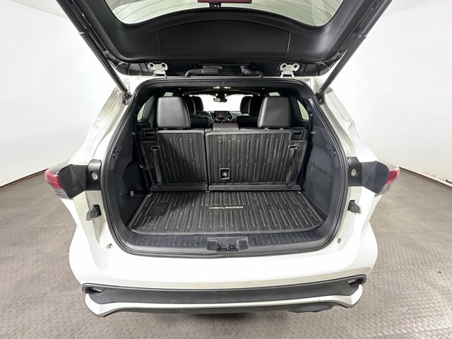Used 2021 Toyota Highlander XSE image 15