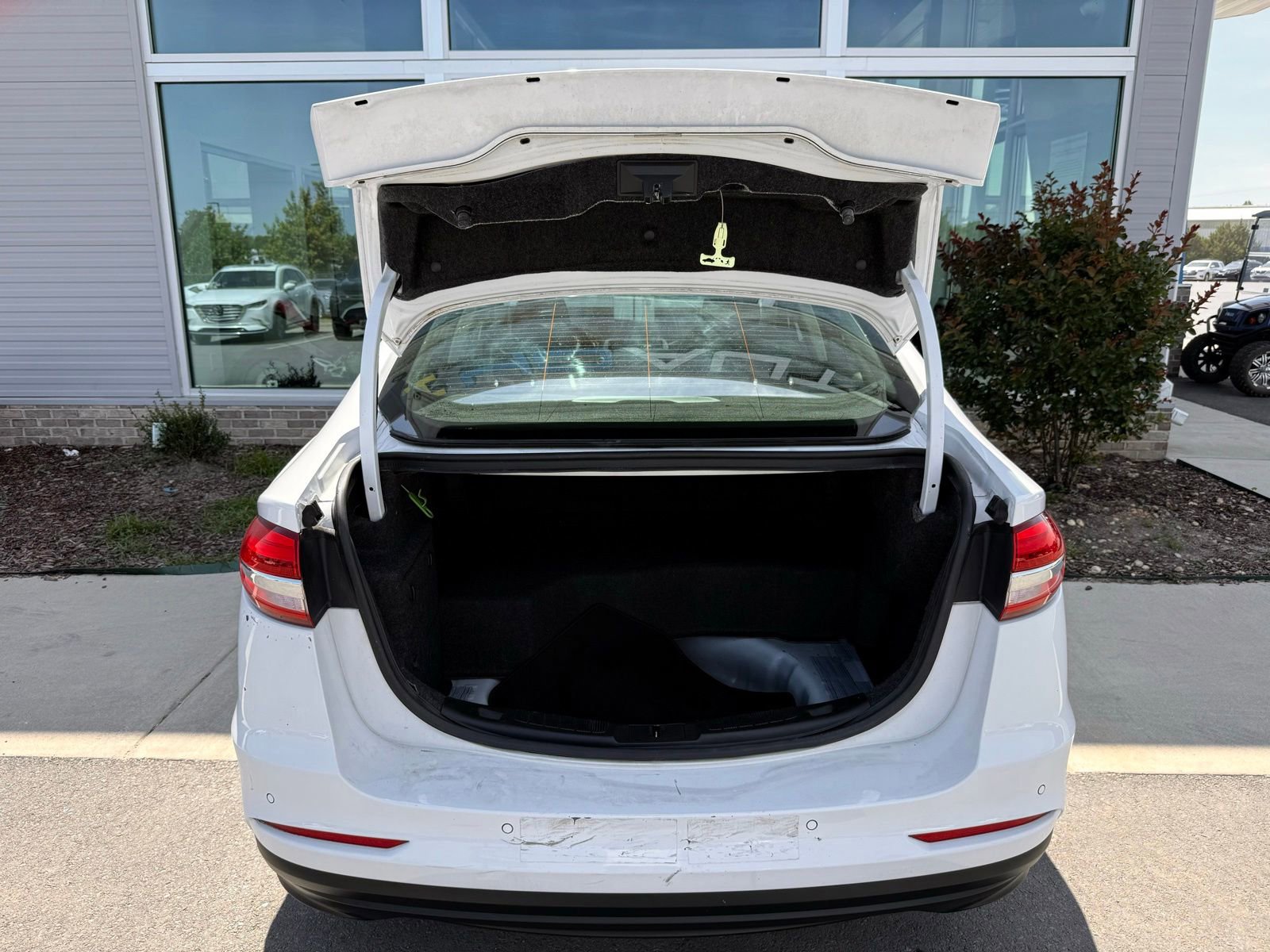 Used 2019 Ford Fusion SE FWD image 36