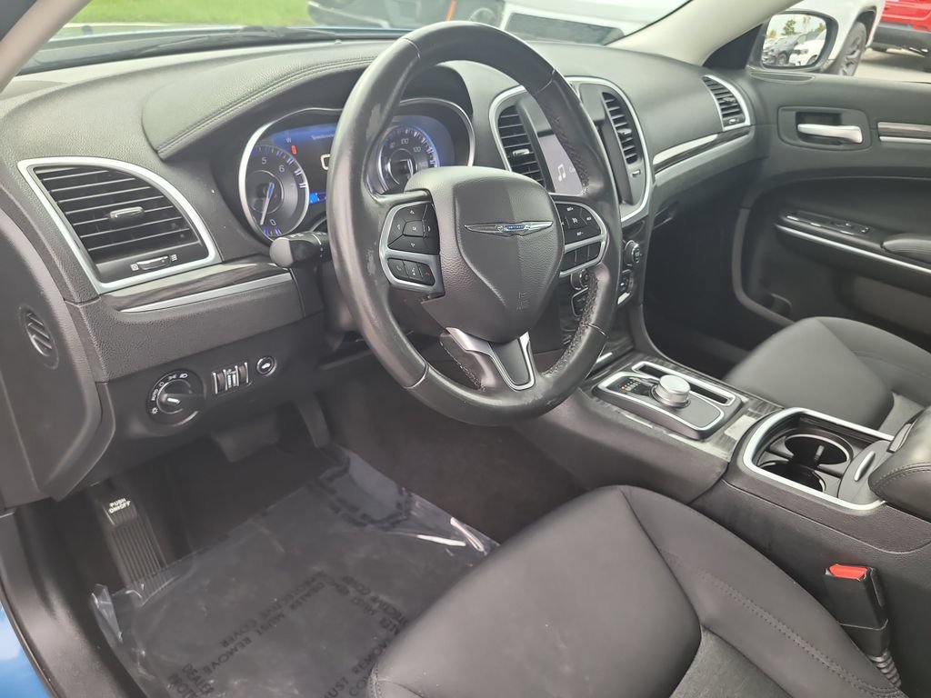 Certified 2021 Chrysler 300 Touring RWD image 18
