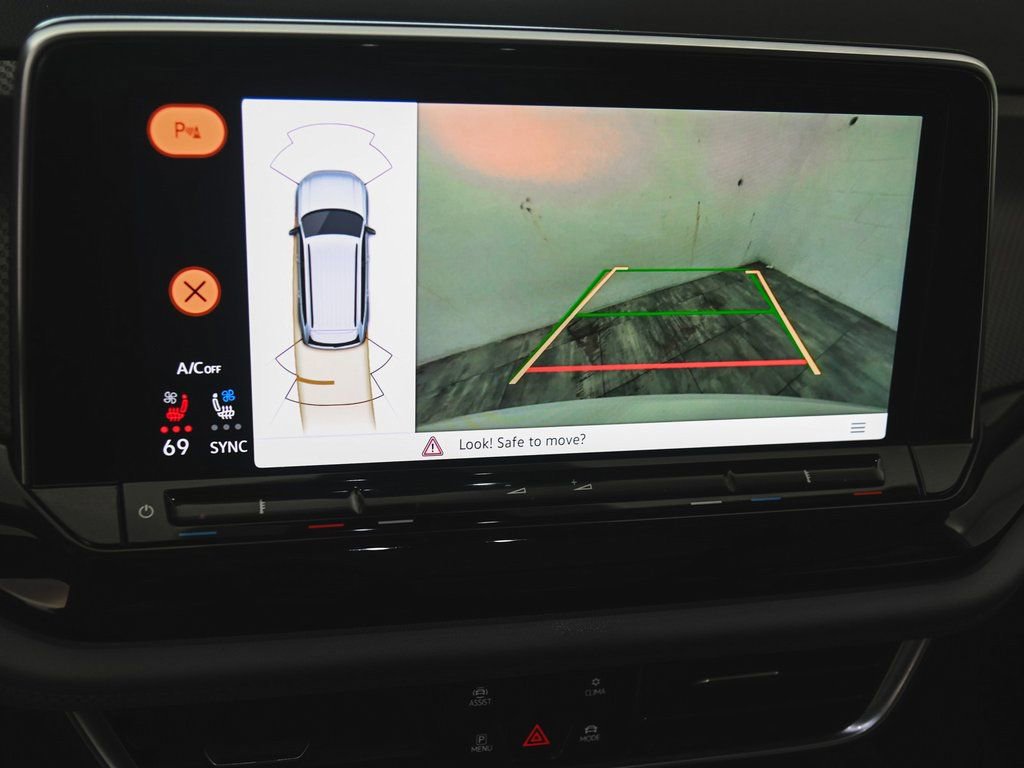 Used 2025 Volkswagen Atlas Peak Edition SE AWD/4WD image 26