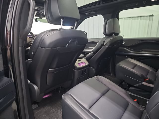 Used 2025 Lincoln Navigator L Reserve w/ Jet Appearance Package AWD/4WD image 36