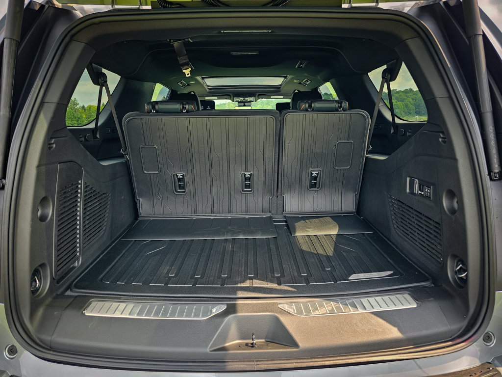 New 2026 GMC Yukon XL AT4 w/ AT4 Premium Plus Package AWD/4WD image 42