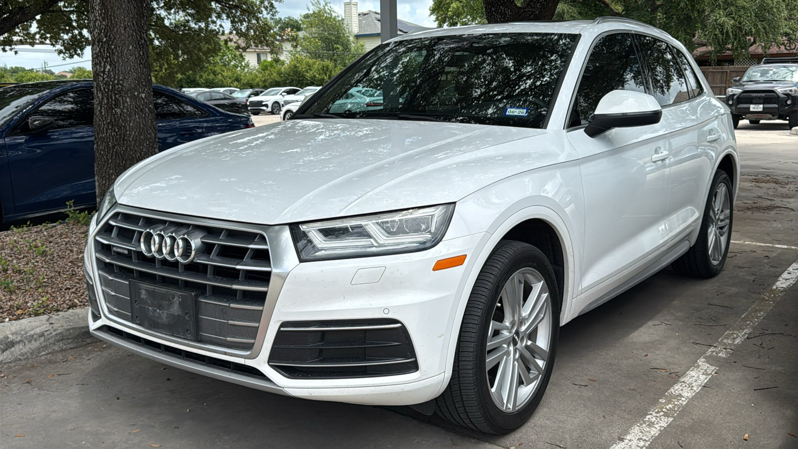 Used 2018 Audi Q5 2.0T Premium Plus w/ Premium Plus Package AWD/4WD image 3