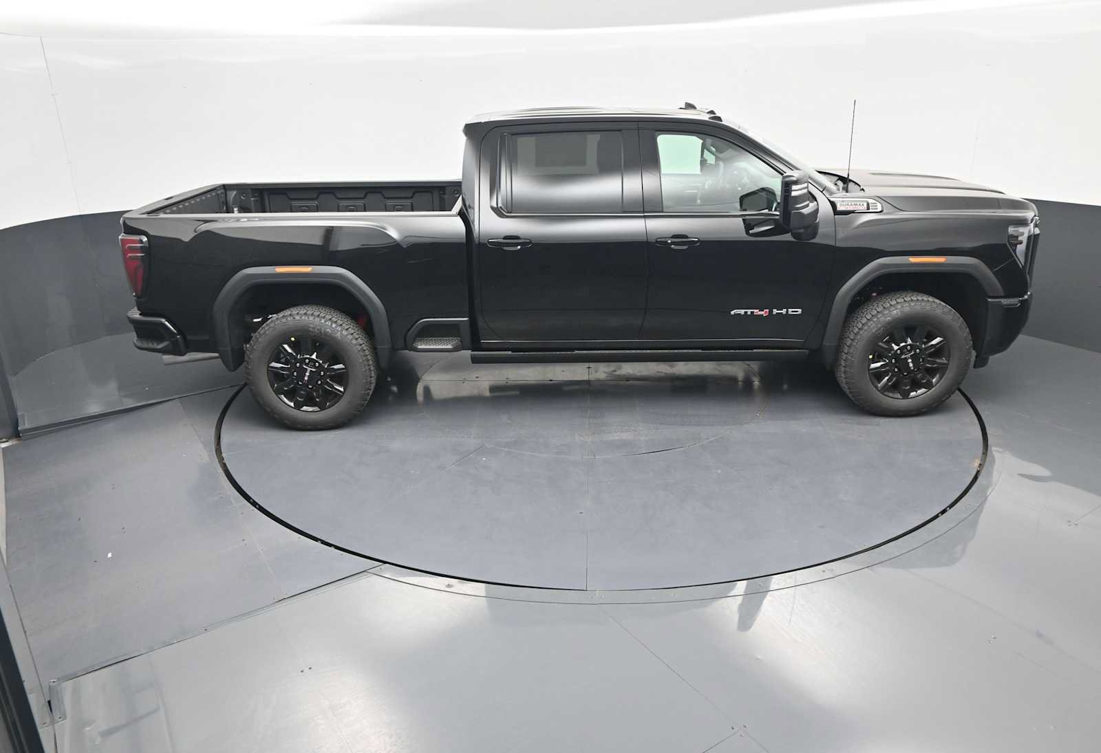 New 2026 GMC Sierra 2500 AT4 w/ AT4 Premium Plus Package AWD/4WD image 31