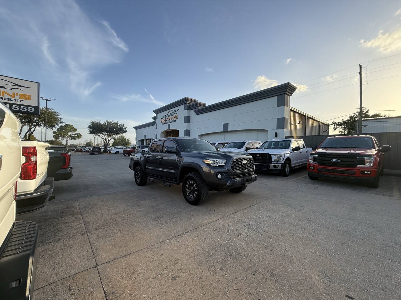 Used 2020 Toyota Tacoma TRD Off-Road AWD/4WD image 44