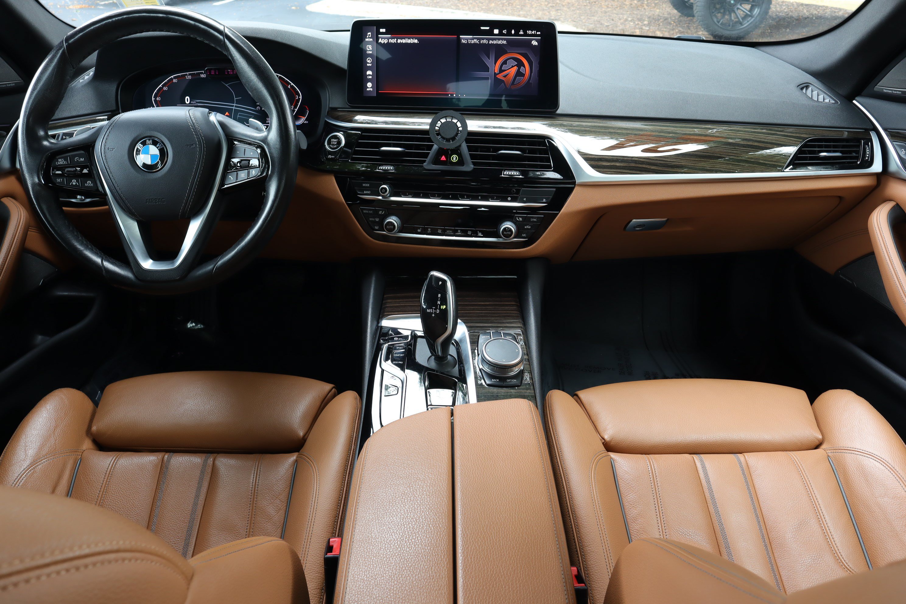 Used 2021 BMW 530i w/ Premium Package RWD image 7