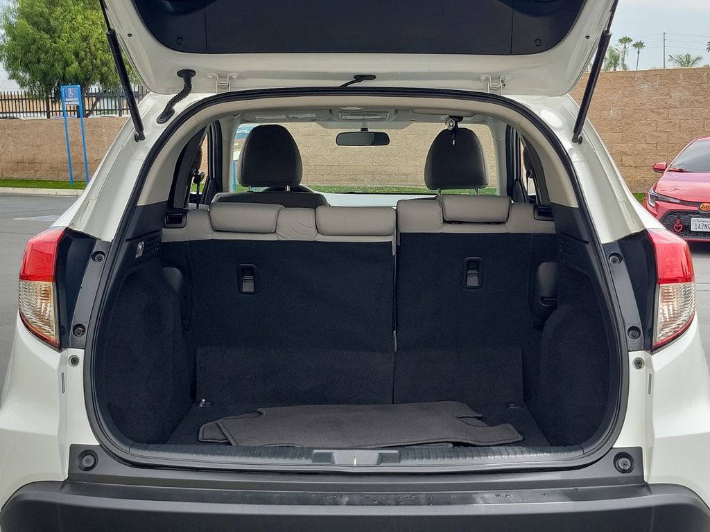 Certified 2020 Honda HR-V LX image 9