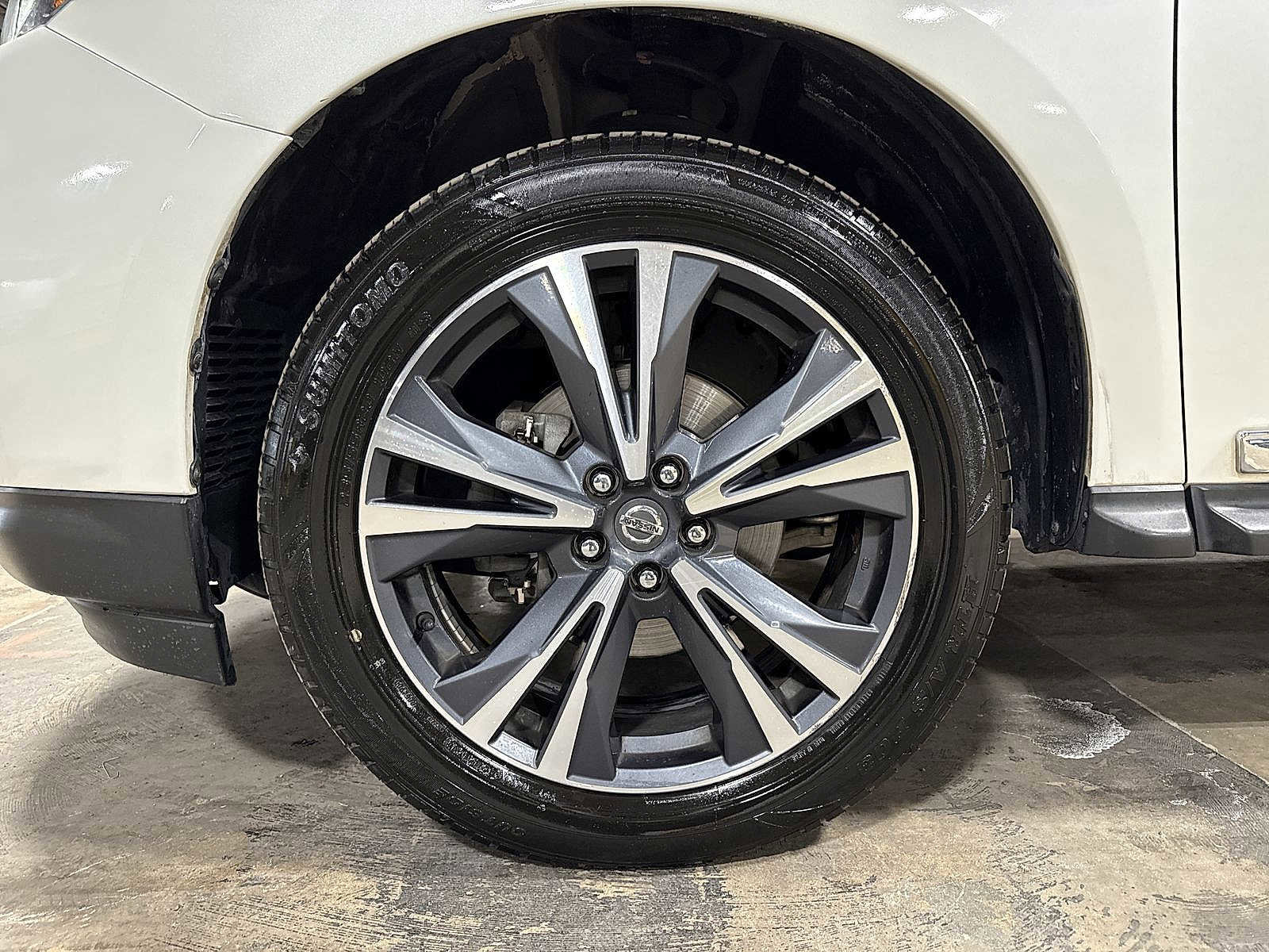 Used 2019 Nissan Pathfinder Platinum image 10